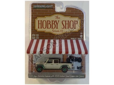 CHASE 2020 Jeep Gladiator Rubicon w/ Indian Scout 1:64 Model - Greenlight 97120F
