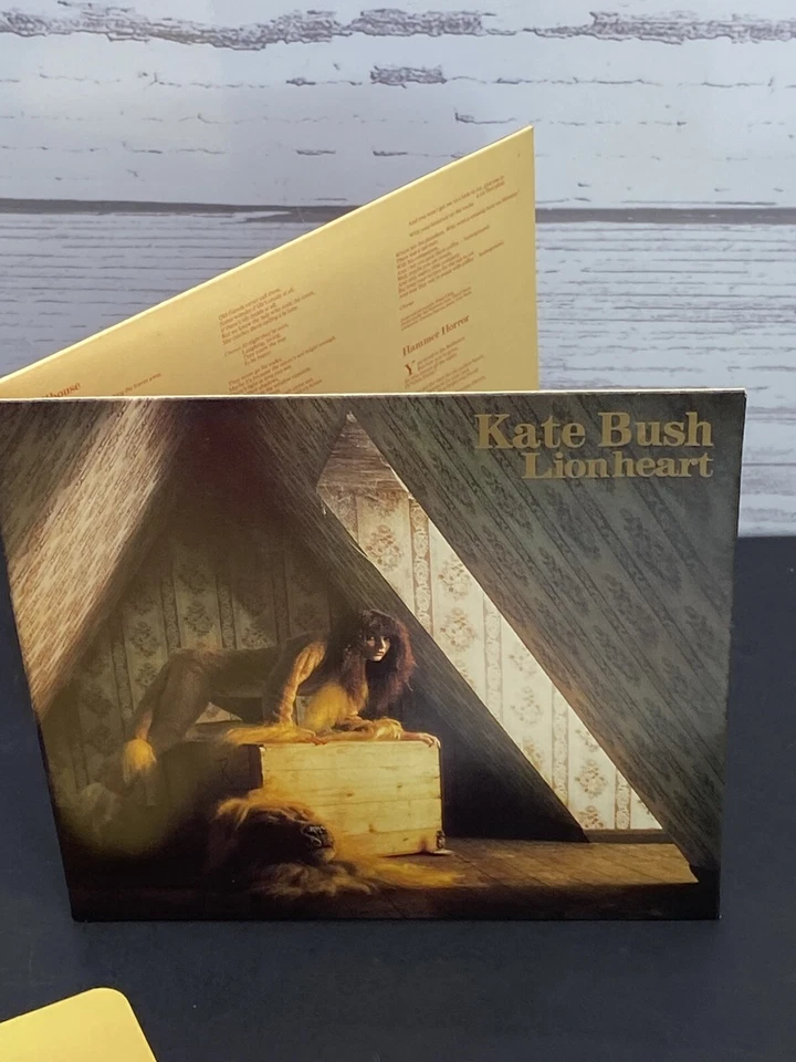 Kate Bush - Lionheart [1978] [Vinyl Replica Sleeve] (CD 2006) — 第 4/4 张图片