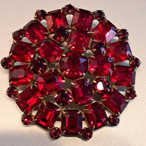 Vintage Red Jeweled Rhinestones Costume Jewelry Pin Brooch 2 1/8" NICE