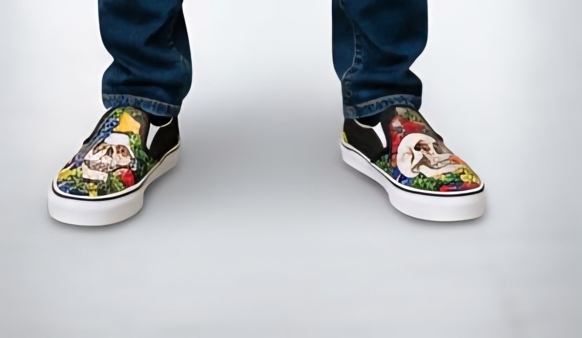 Vans - Classic Slip-on Fruit Skull Shoe (Black/White) Size 
