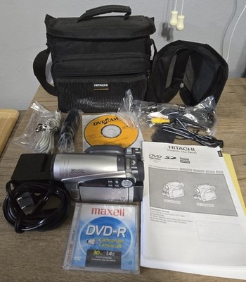 HITACHI DZ-GX5080A DVD Camcorder 2.7'' 16:9 LCD 30x Optical Zoom Bundle Lot NEW