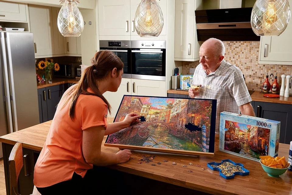 Santa's Steam Train Grotto Puzzle 1000 Piece Limited Edition Jigsaw - Image 4 of 4