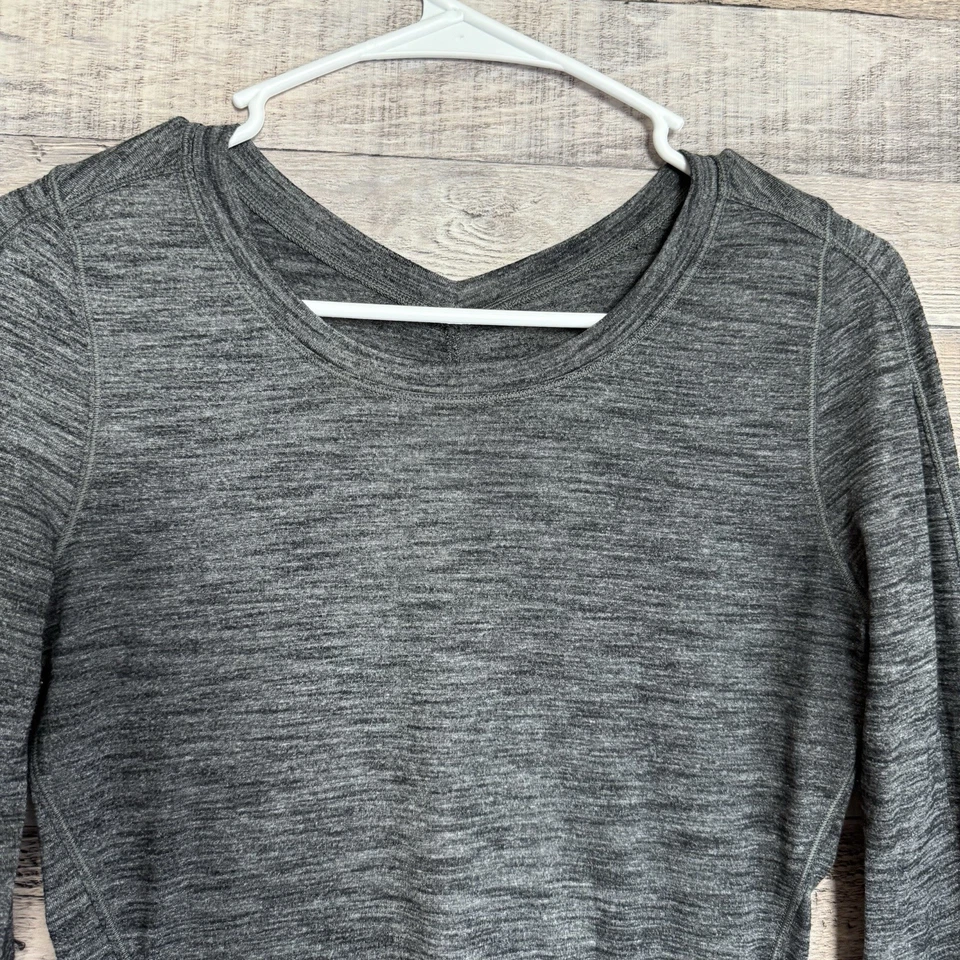 Camisa gris manga larga Lululemon 5 millas para mujer talla 4 Foto 3 de 4