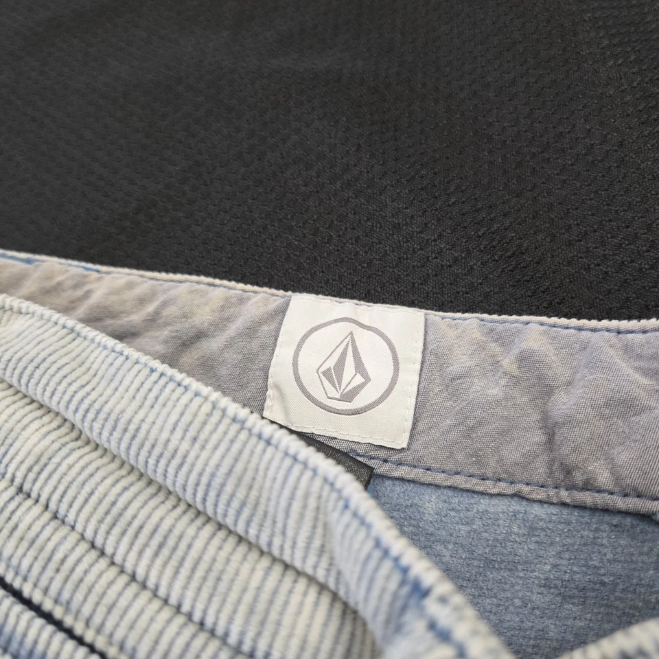 Vintage Volcom Corduroy Shorts Sz 30 Navy Light Blue Baggy Y2K Skater Surf - Image 4 of 4