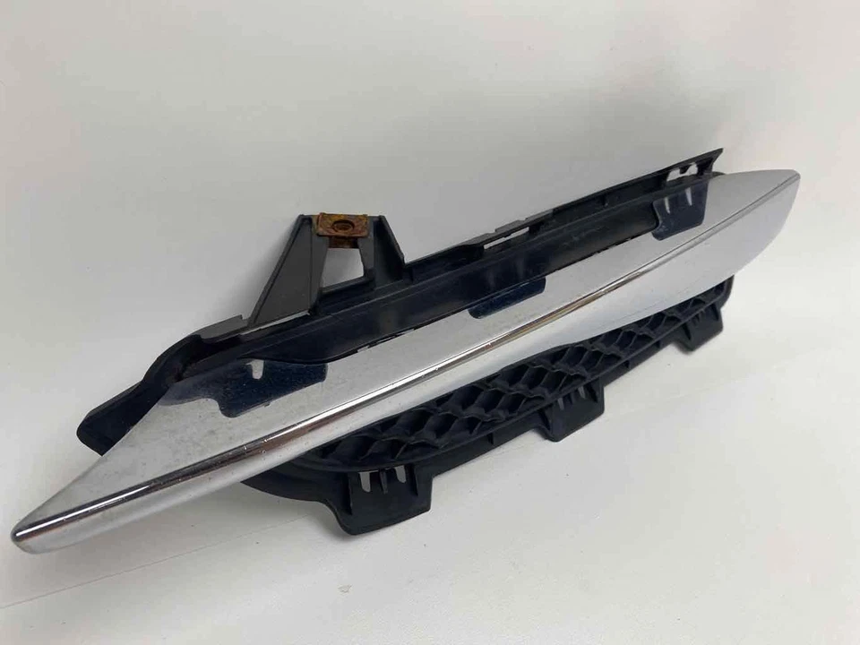 Крышка решетки правого нижнего бампера для правосторонней стойки подходит для Jaguar XF 5,0 л 2009–2012 годов выпуска - Изображение 2 из 4