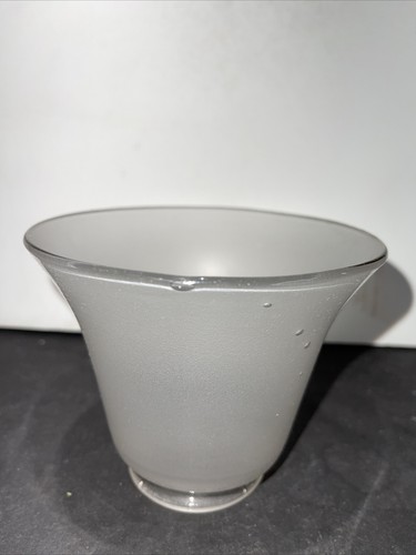 Pantalla de lámpara de vidrio esmerilado vintage con forma de campana usada - Imagen 2 de 12