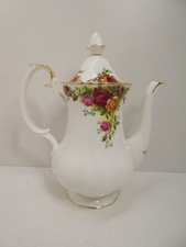 VINTAGE LARGE ROYAL ALBERT OLD COUNTRY ROSES COFFEE POT FLORAL PORCELAIN CHINA