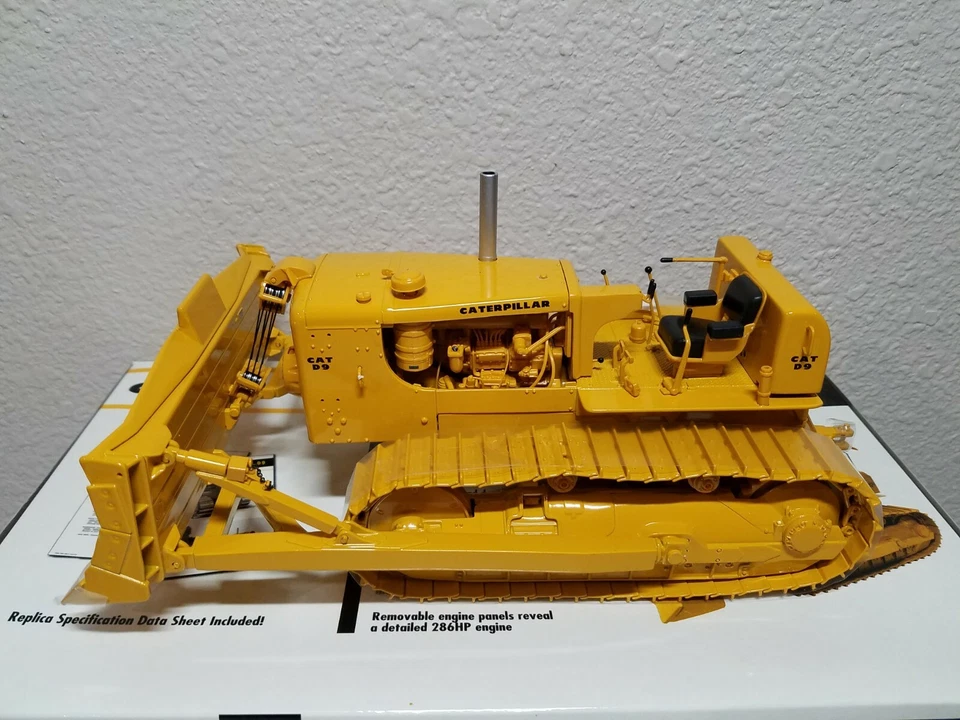 Caterpillar D9 Series D Cable Blade 1 of 200 First Gear 1:25 Scale #49-0123A New - Image 4 of 4