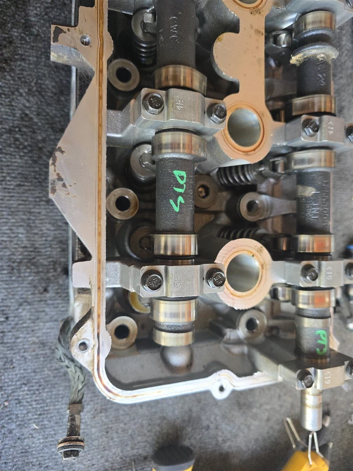 Cadillac DTS Deville 2000-2010 culata de motor delantera derecha 12569205 OEM Foto 2 de 4