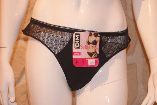 String DIM Bleu, Taille 44, Neuf Avec étiquettes, Matière Polyamide, Prix D'origine 18,90€