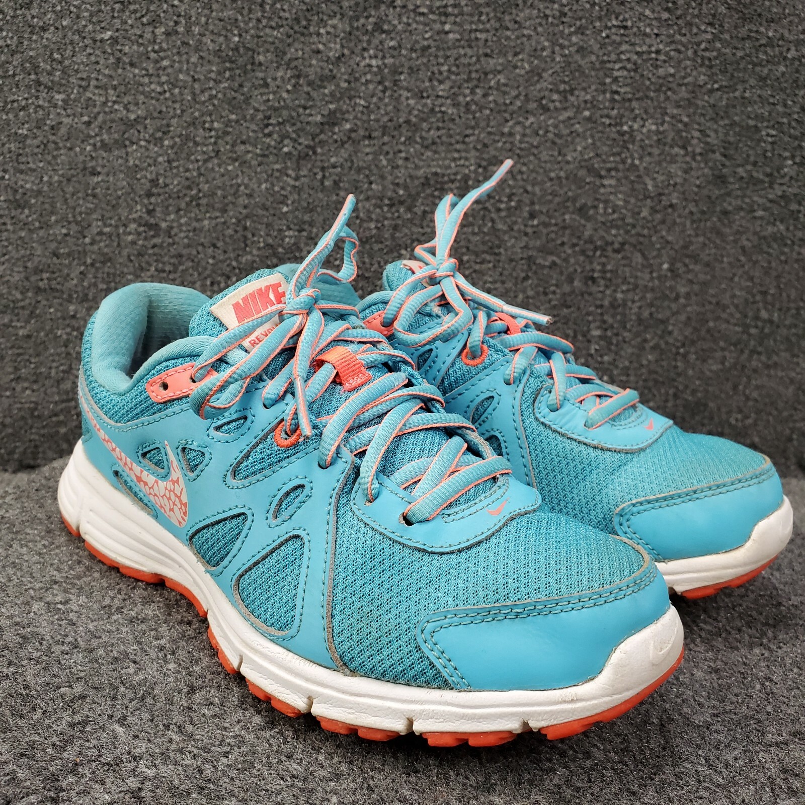 nike revolution 2 womens