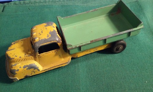 RARO Dumper giocattolo Tootsie camion pressofuso verde e giallo lungo 5,5" pollici - Foto 1 di 8