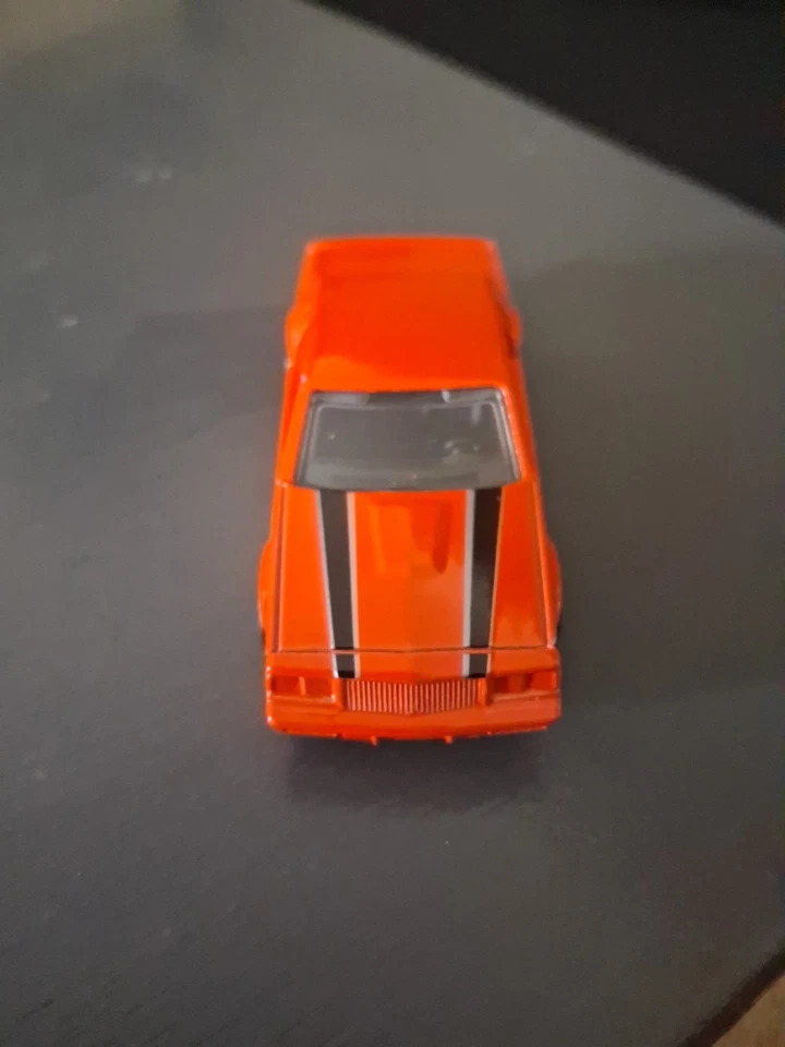 Escape Hot Wheels 87 Buick Regal GNX rojo coche suelto Black Widow Foto 2 de 4
