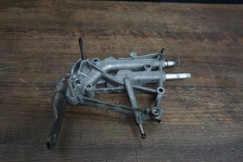 VW Bus T6 TDI AGR Halter für Kühler Abgasrückführungskühler 04L131425E