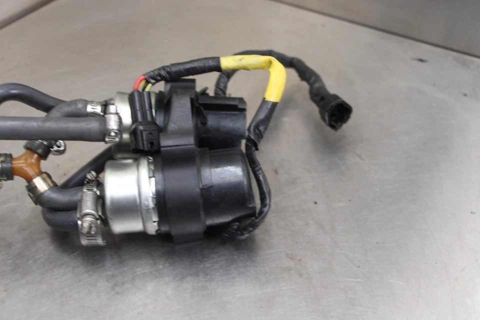 02-05 KAWASAKI ZZR1200 FUEL PUMP GAS PETROL SENDER UNIT Foto 2 de 4
