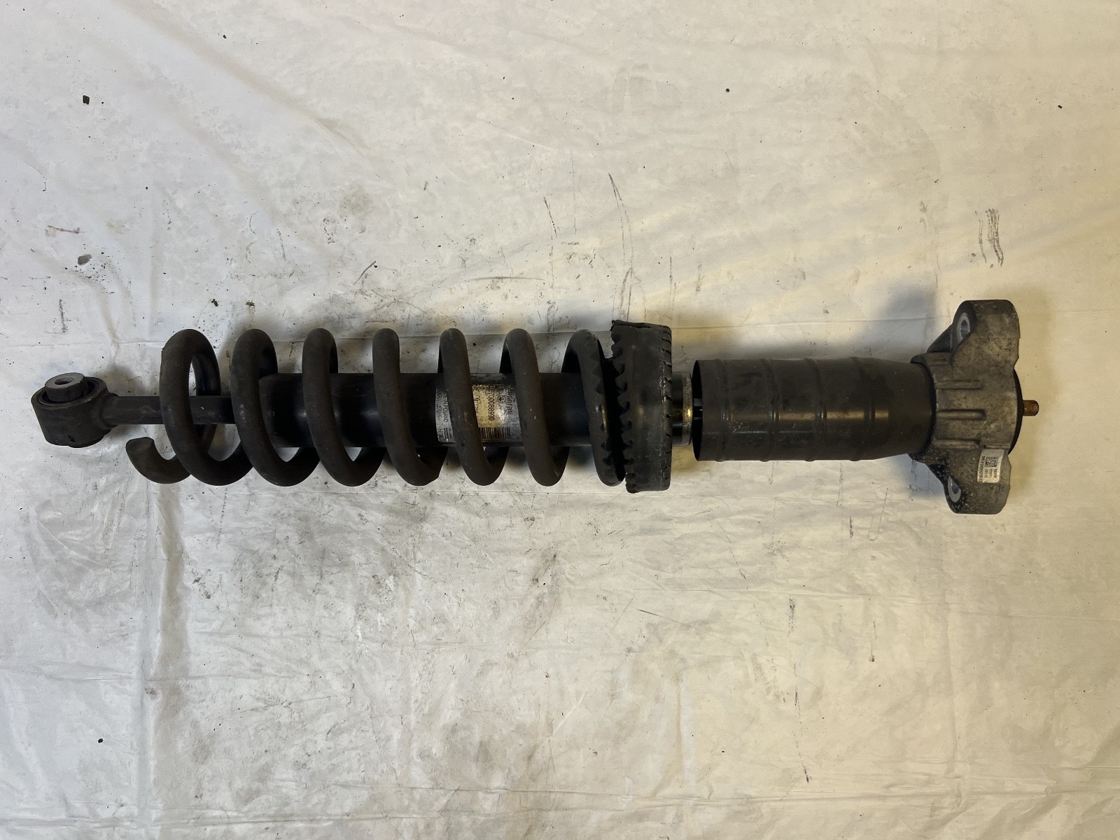 2014 - 2019 MASERATI GHIBLI REAR SHOCK ABSORBER STRUT OEM 06700088990