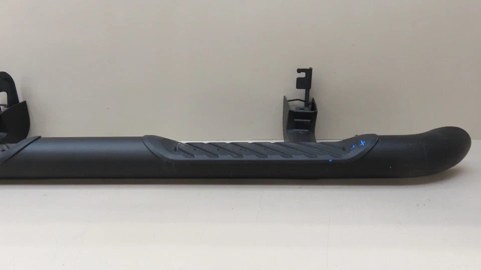 Chevrolet Silverado 1500 2019-2023 doble cabina estribo izquierdo escalón OEM 84067175 Foto 2 de 4