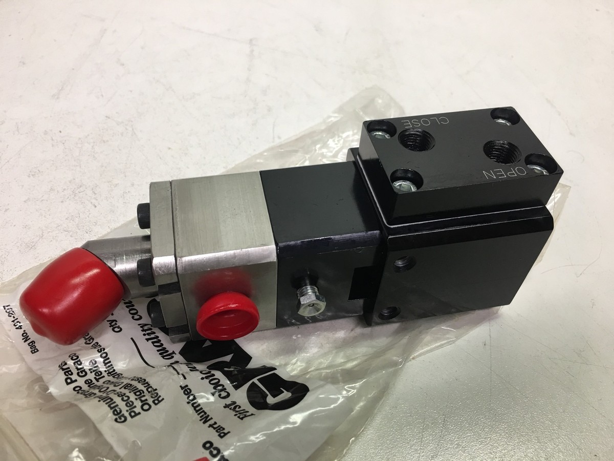 クリーヴステッカー　確認 Graco Air Operated Dispensing Valve 243482 Series No. 108A | eBay