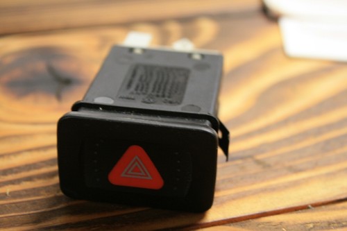 VW Golf 4 IV Warnblinkschalter 1J0 953 235A