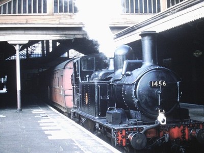 Farbschienen-Dia Nr:BRW230-BR Class 14XX Lok Nr:1456 bei Henley = On-Thames