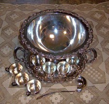 Vintage Oneida Silver Plate Punch Bowl Set With 12 Cups, Ladle & Matching Tray