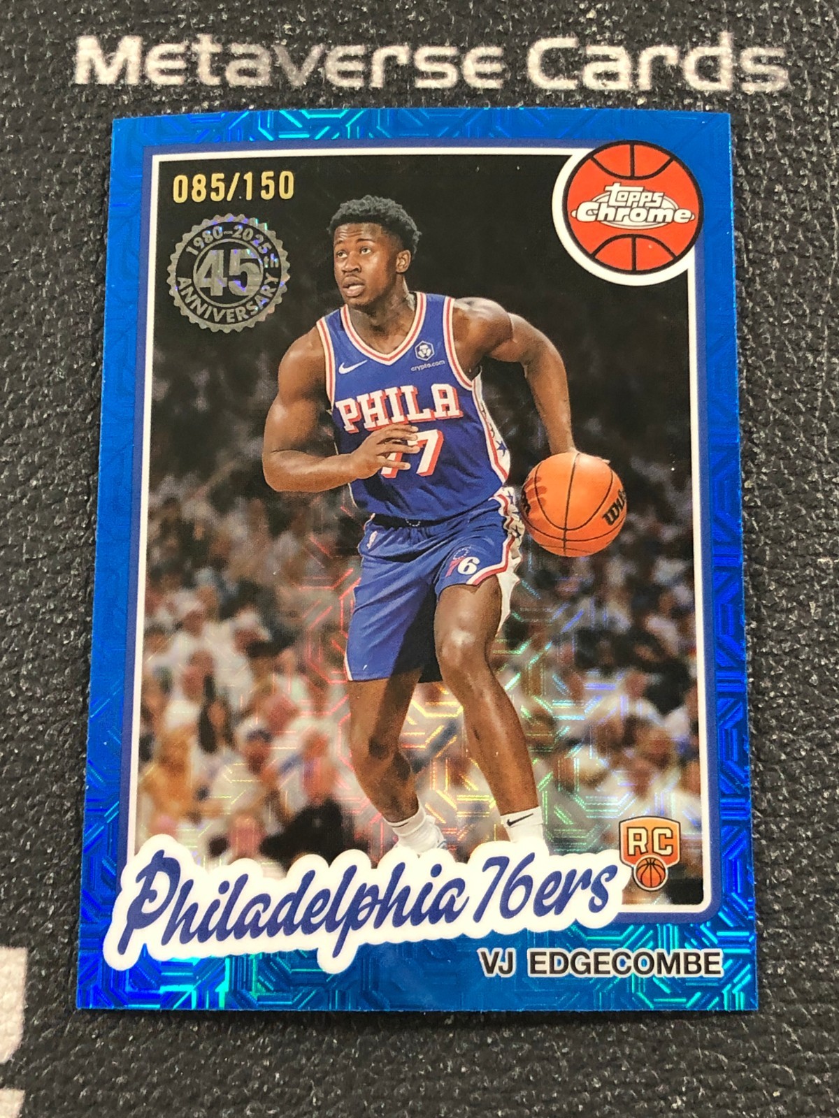 2025-26 Topps Chrome VJ Edgecombe RC Rookie 1980 45th Blue Mojo 085/150 76ers