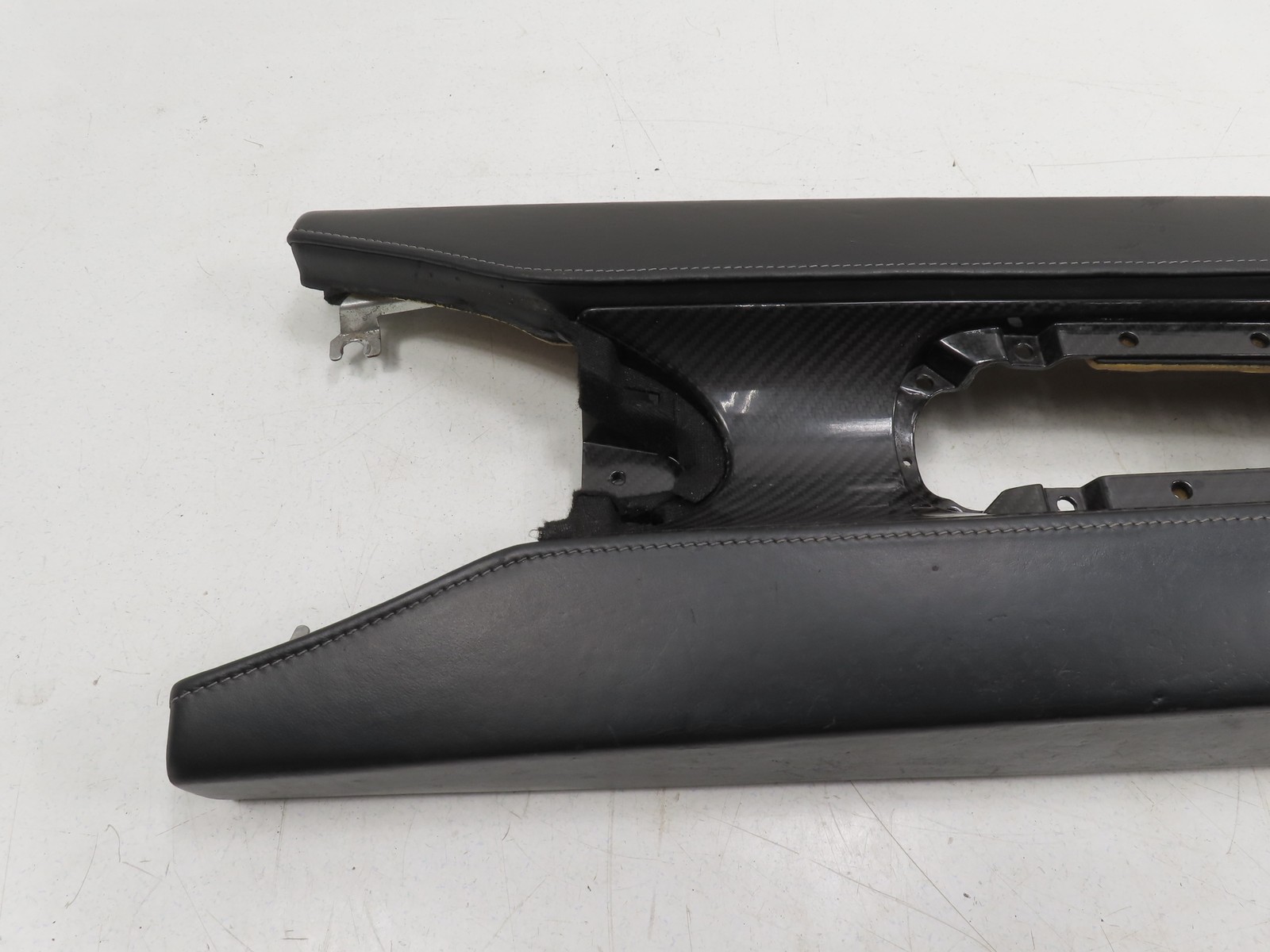 06 Lamborghini Gallardo #1310 Trim Center Console Armrest Carbon Fiber Assembly 