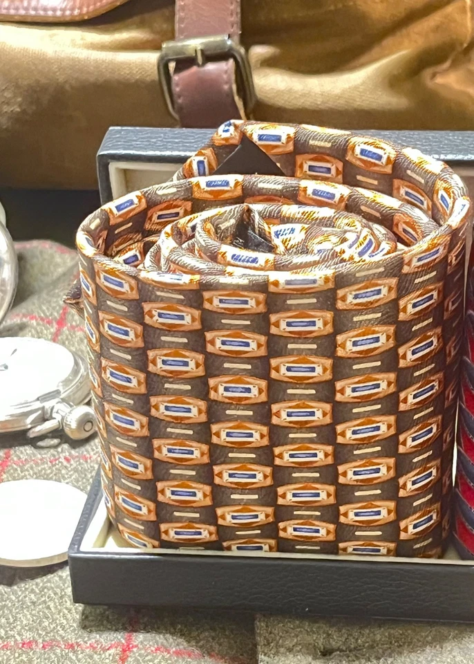 MEETING STREET 100% SILK TIE GOLD, BLUE, SILVER GEOMETRIC 59”X 4" HAND MADE - Image 2 of 4