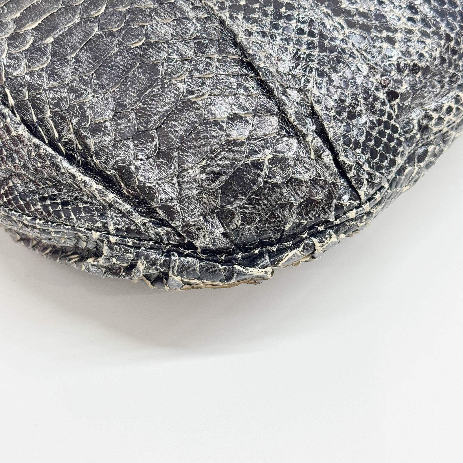 GUCCI Hysteria Black Python Embossed Leather Two … - image 11