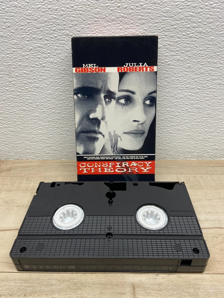 Vtg "Conspiracy Theory" 1997 VHS Movie With Mel Gibson And Julia Roberts - Image 3 of 4