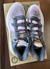 Zapatillas de baloncesto Nike Kyrie VIII rosa/gris/dorado/blanco bajas