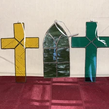 ❤️VTG LOT 3 STAINED GLASS SUNCATCHERS. CROSSES & WINDOW. RELIGIOUS. BONUS ITEMS