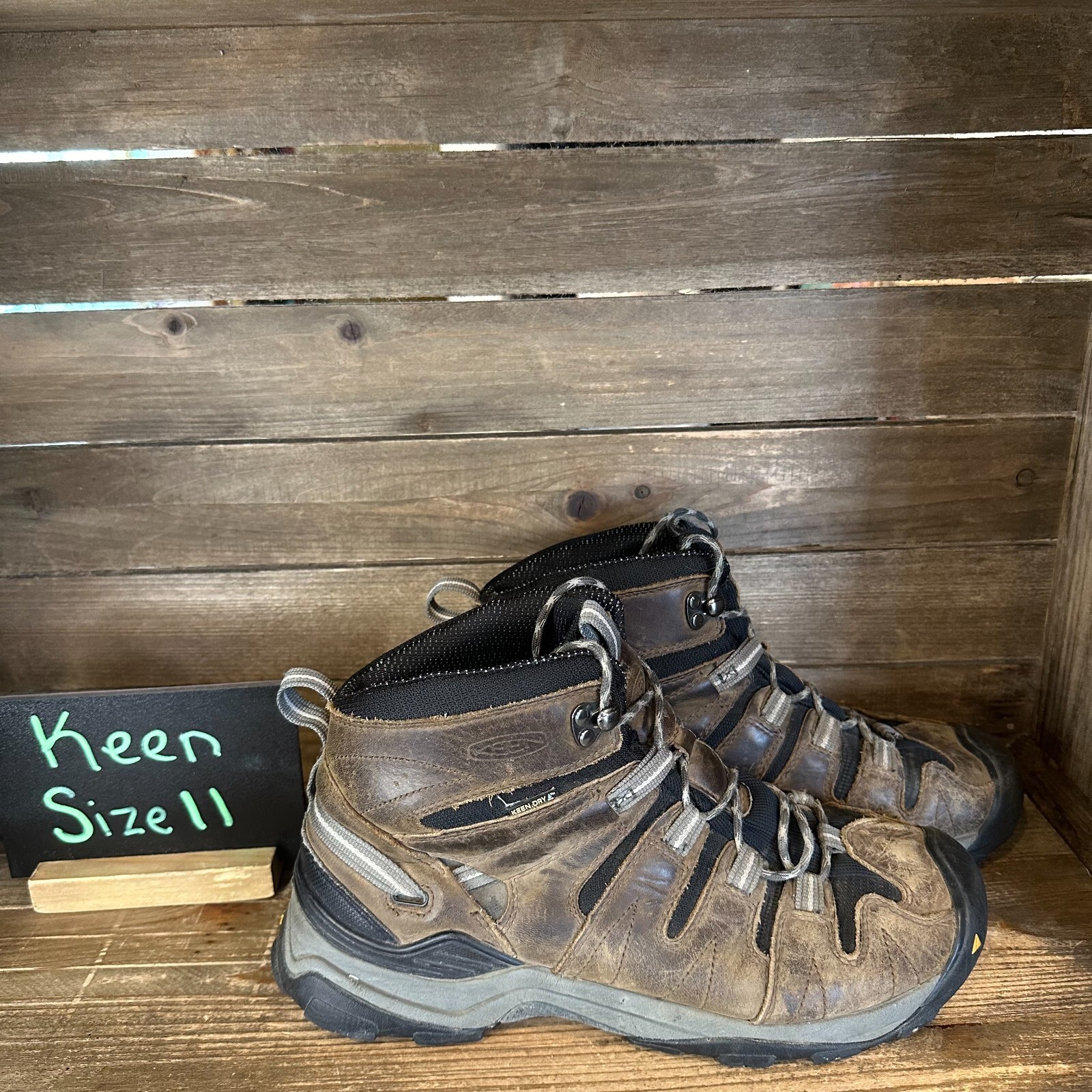 Scarpe da trekking impermeabili da uomo Keen in pelle di gesso metà atletica misura 11 D