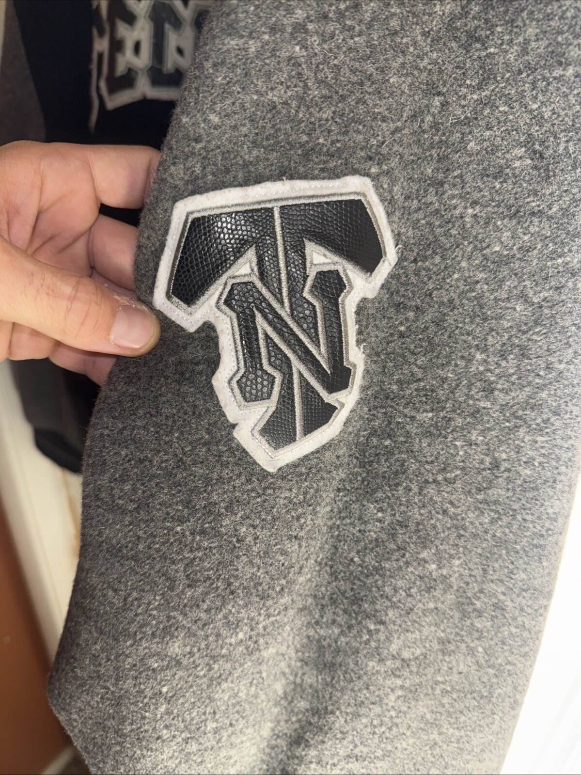 Vintage Early 2000’s Technine Snowboard Jacket XXL Black Grey White Button RARE image 10