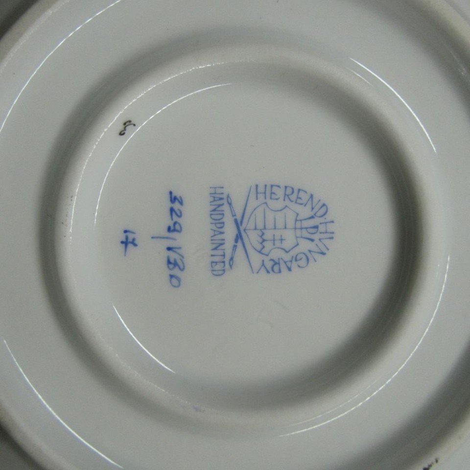 Herend Hungary Porcelain Queen Victoria Green Border Round Covered