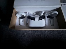 Oculus Meta Quest 2 128GB all-in-one VR Headset with Controllers, boxed