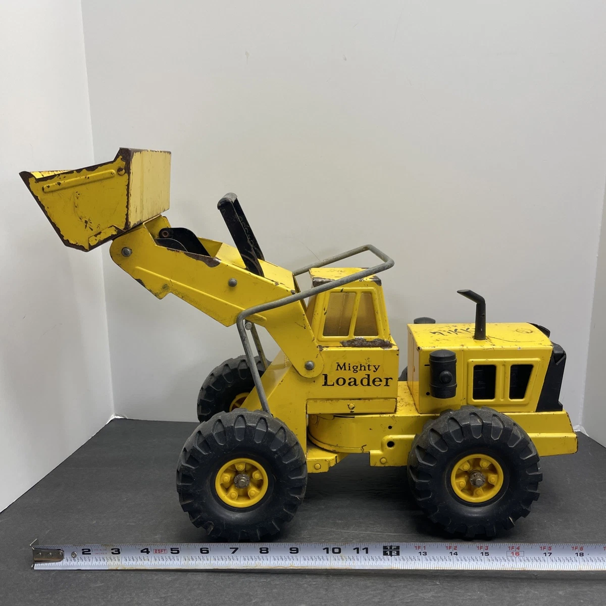 Vehicle Year Loader Vintage Manufacture Diecast Construction