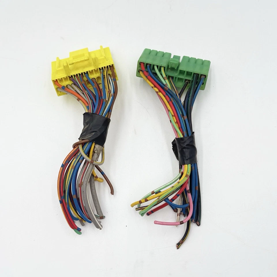 1991-1993 GEO TRACKER SIDEKICK 1.6L ECM ECU 33920-56B30 WIRING HARNESS PLUGS - Image 3 of 4