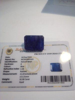 32,9 ct blue Beryl Radiant facet 21,8 x 16,6 mm opak, dyed