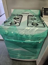 Hotpoint  24-in 4 Burnes 2.9-cu ft Freestanding Gas Range White 