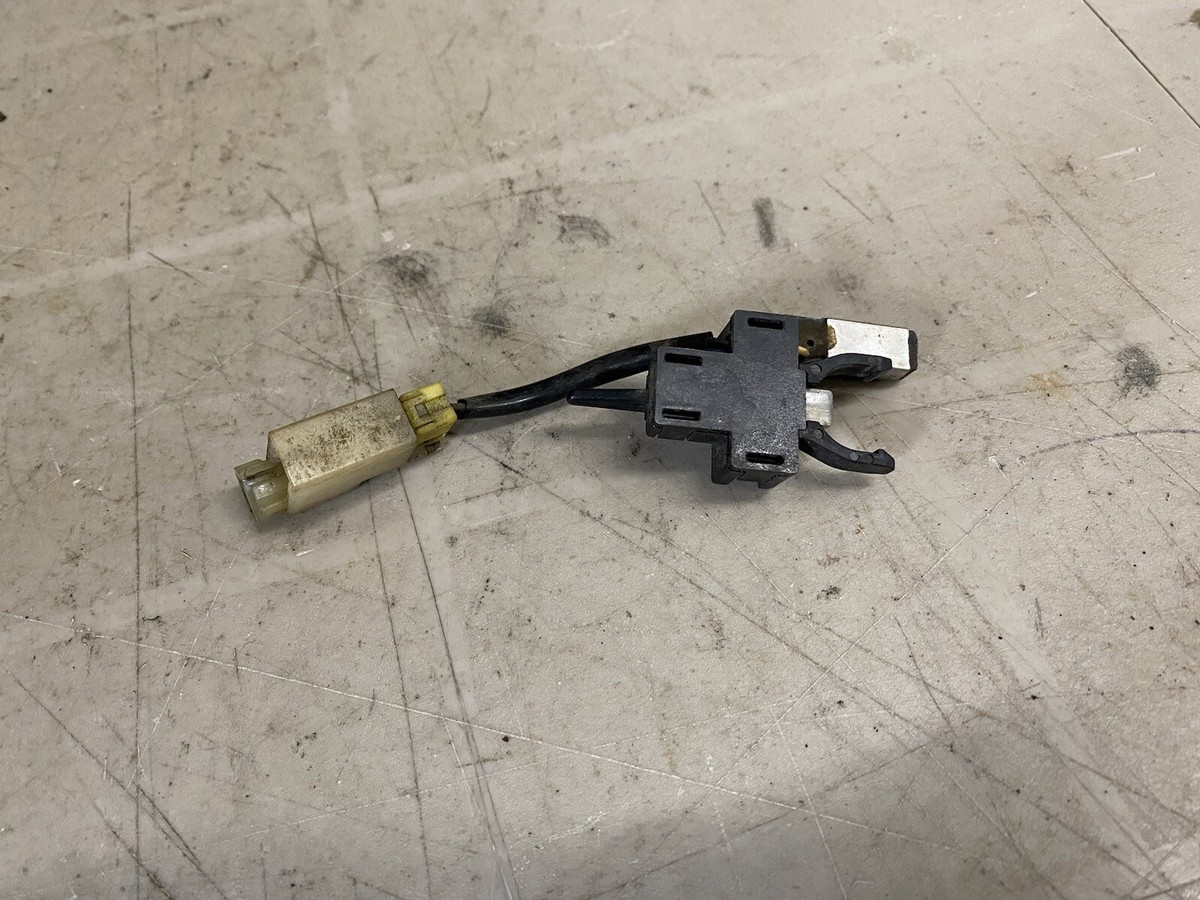 1984-86 Nissan Z31 300ZX OEM Rear Hatch Trunk Lock Cylinder Sensor