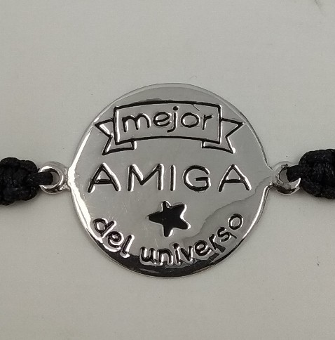 Pulsera plata de ley y macramé. Mejor amiga del universo