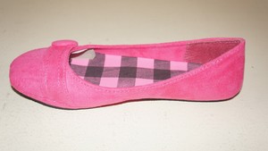 hot pink flat shoes
