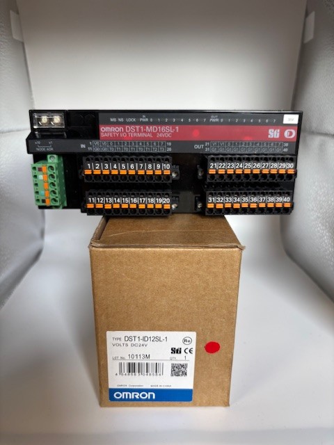 Omron DST1-ID12SL-1 module d'E/S de sécurité boîtier robuste rail DIN
