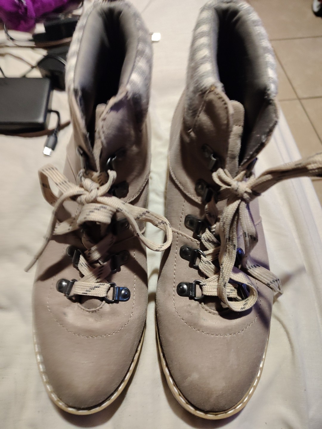 Cliffs by White Mountain - image 1