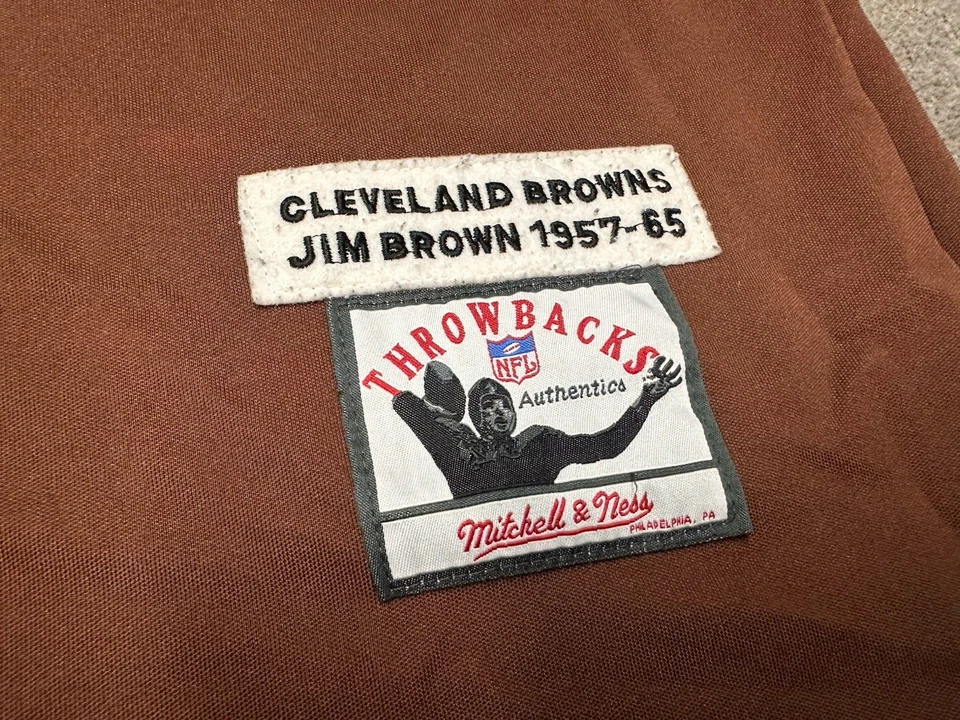 Camiseta Mitchell & Ness Cleveland Browns Jim Brown NFL Throwback 1957-65 tamanho 65 - Imagem 2 de 4