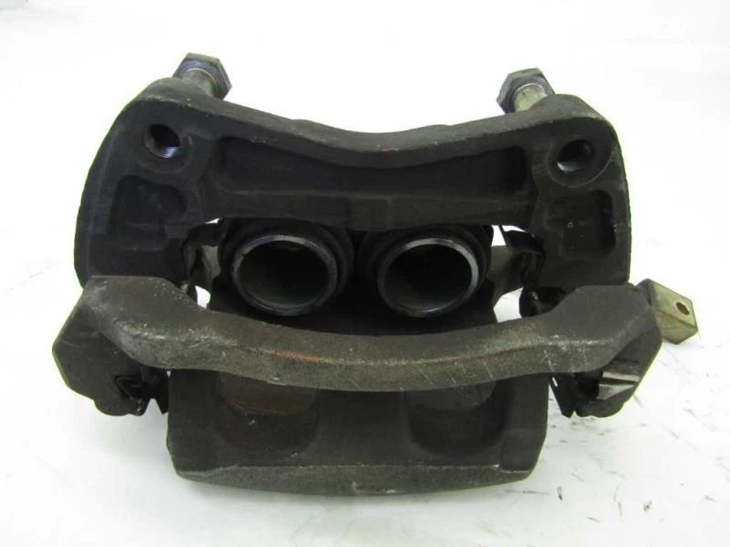 Pinza de freno de rueda delantera para pasajero derecho Infiniti M35 M45 2006 41001-EG000 OEM Foto 4 de 4