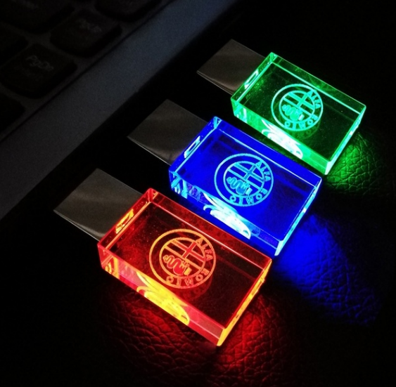 High-Speed USB 2.0 Flash Drive 4-64GB Metal Car Keychain with LED Light - Alfa Romeo Logo-image