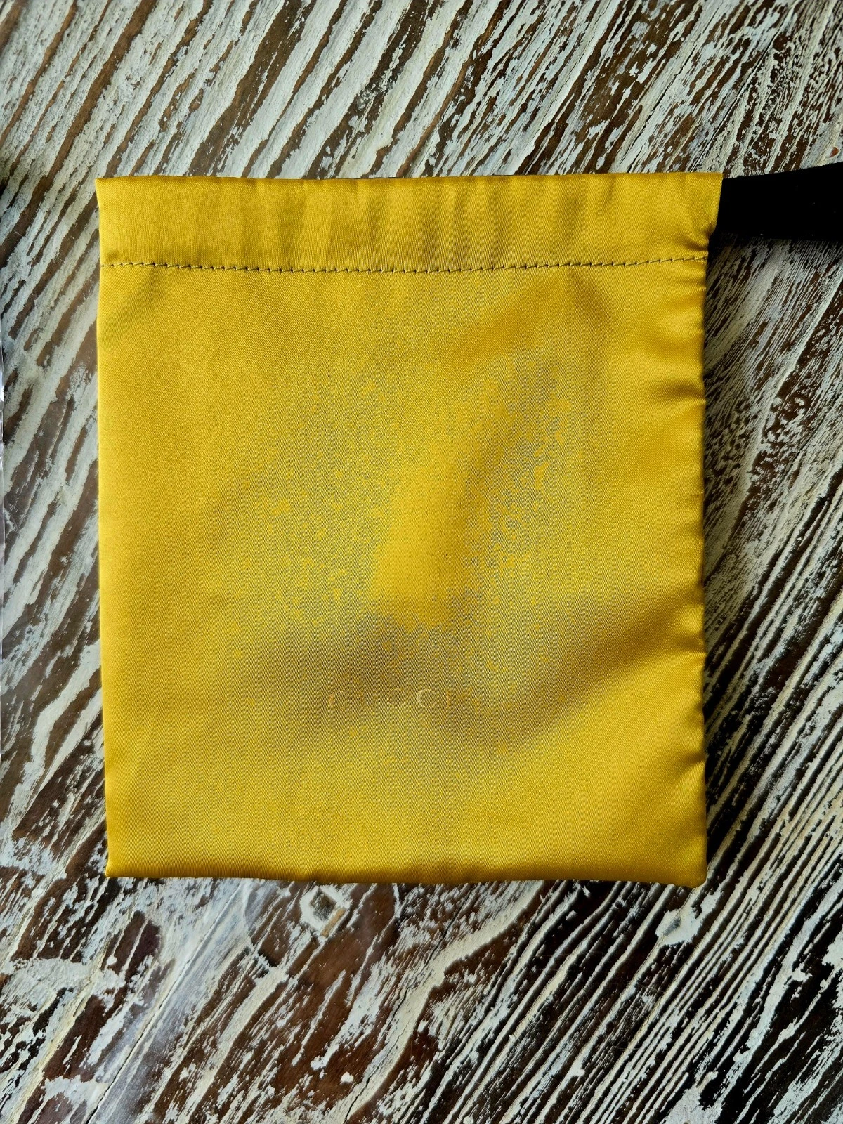 NEUF Gucci jaune bijoux soyeux rangement voyage sac à poussière tissu cordon de serrage poche
