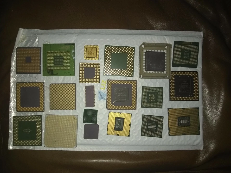 Vintage and other CPUs ICS flat packs 20 different gold scrap or collect a - Image 4 of 4